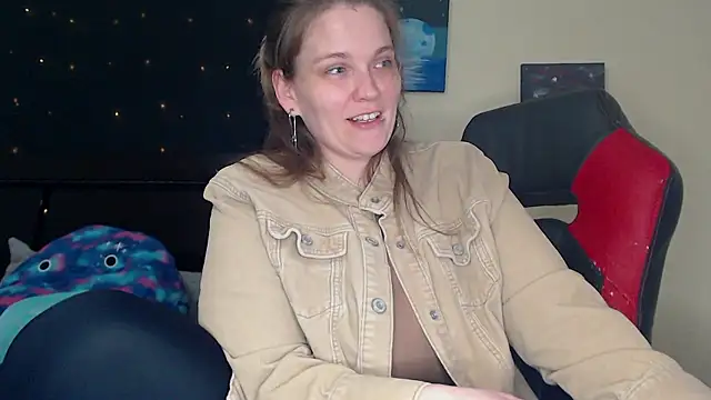 ToxicLilly online show from December 5, 10:33 am