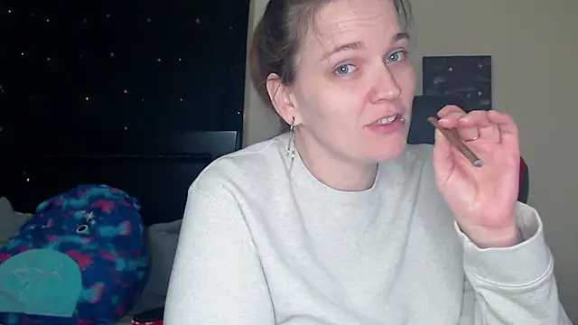 ToxicLilly online show from December 6, 8:59 am