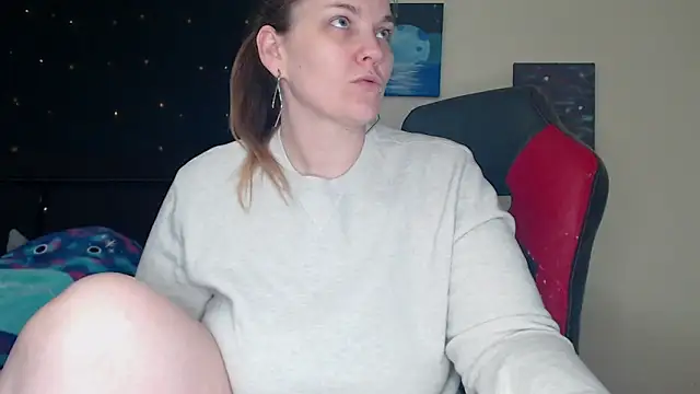 ToxicLilly online show from December 11, 9:19 am