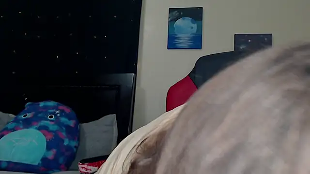 ToxicLilly online show from December 14, 8:23 am