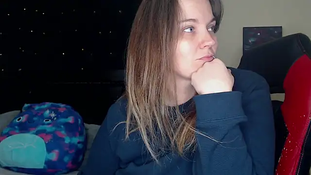 ToxicLilly online show from December 19, 8:34 am