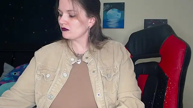 ToxicLilly online show from January 3, 9:25 am