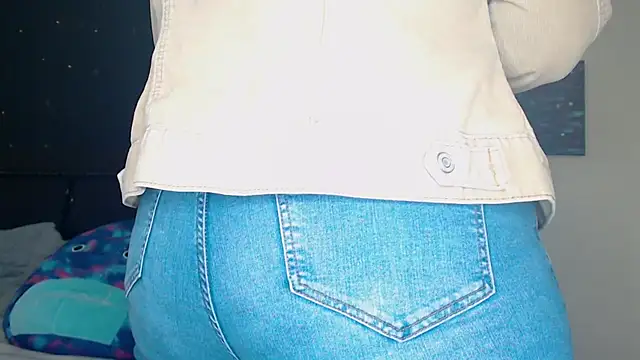 ToxicLilly online show from January 10, 11:22 am