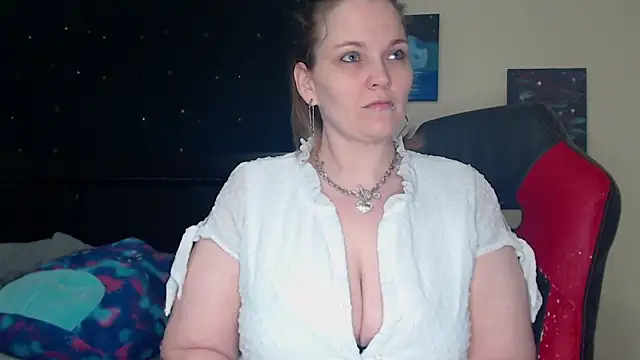 ToxicLilly online show from January 11, 7:49 am