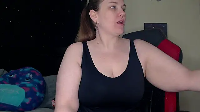 ToxicLilly online show from January 19, 9:01 am