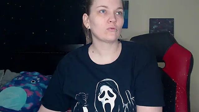 ToxicLilly online show from January 24, 8:34 am