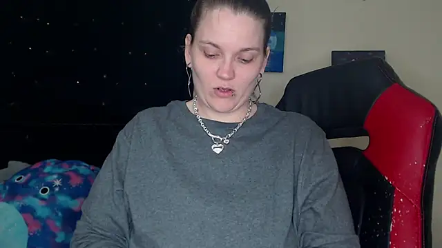 ToxicLilly online show from February 1, 9:11 am