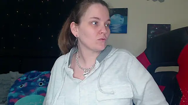 ToxicLilly online show from March 1, 10:13 am