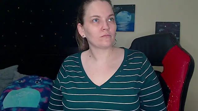 ToxicLilly online show from March 2, 7:54 am