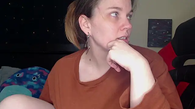 ToxicLilly online show from March 9, 11:58 am