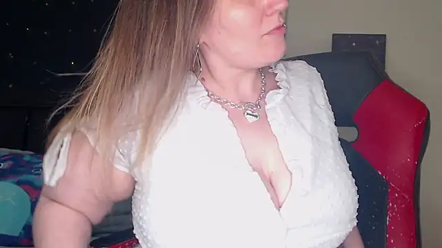 ToxicLilly online show from March 16, 10:44 am