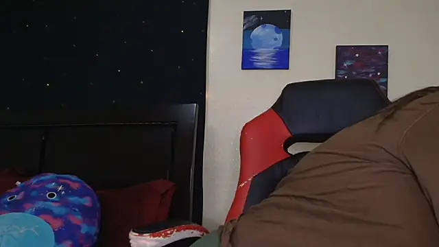 ToxicLilly online show from October 11, 9:30 am