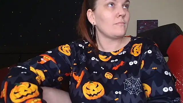 ToxicLilly online show from October 16, 7:42 am