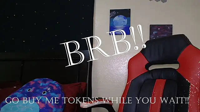 ToxicLilly online show from October 21, 8:37 am