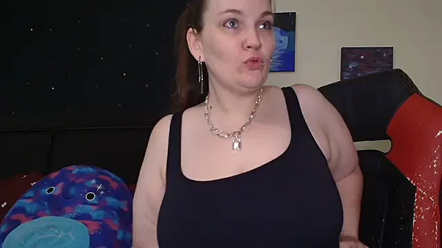 ToxicLilly online show from October 25, 7:05 am