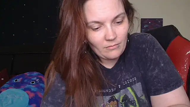 ToxicLilly online show from October 29, 7:32 am