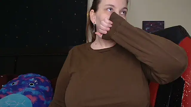 ToxicLilly online show from November 4, 7:29 am