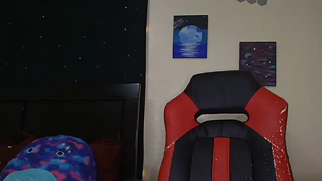 ToxicLilly online show from November 16, 9:48 am