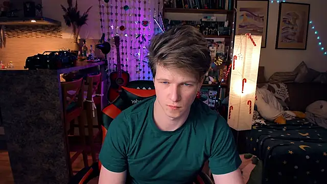 Breston Sweet online show from December 18, 8:14 pm