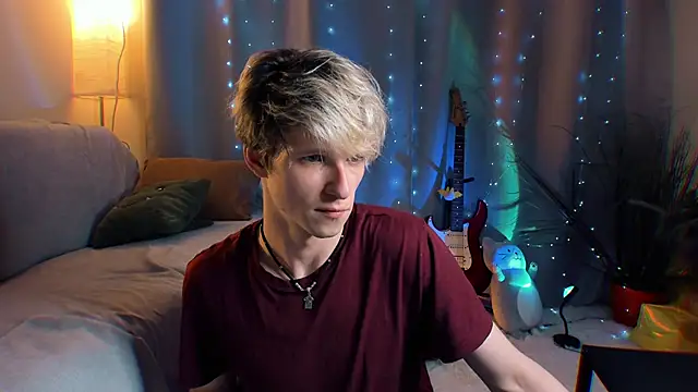 Breston Sweet online show from April 4, 5:10 pm