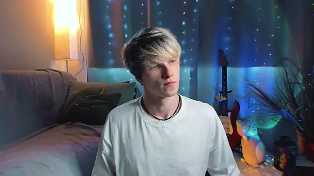 Breston Sweet online show from April 22, 5:54 am