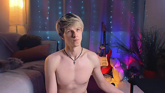 Snapshot of Breston_Sweet chatting on April 28, 2:27 am Breston Sweet online show from April 28, 2:27 am