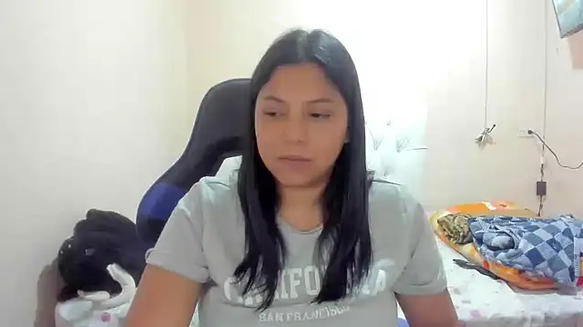 Snapshot of Leylafourniert chatting on December 21, 9:47 pm Leylafourniert online show from December 21, 9:47 pm