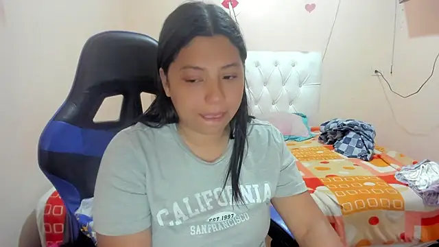 Snapshot of Leylafourniert chatting on February 26, 9:27 pm Leylafourniert online show from February 26, 9:27 pm