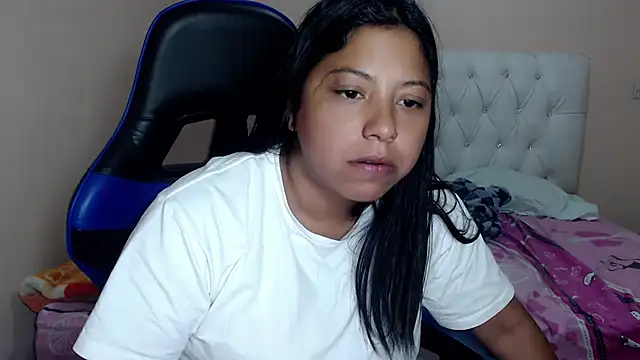 Leylafourniert online show from November 29, 7:39 pm