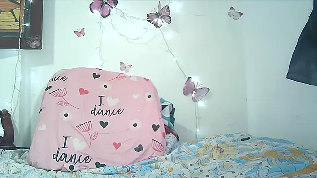 Snapshot of samantha_hot10 chatting on March 15, 10:44 pm samantha hot10 online show from March 15, 10:44 pm