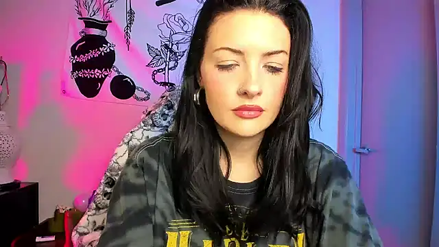 MelroseStrip online show from December 20, 9:22 pm