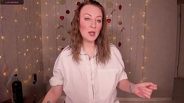 Mira Xo  online show from December 7, 5:48 am