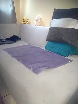 smalltitiz online show from October 4, 12:58 pm