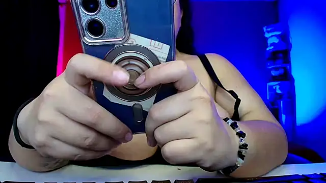 lulubigtitts1 online show from September 13, 12:32 am