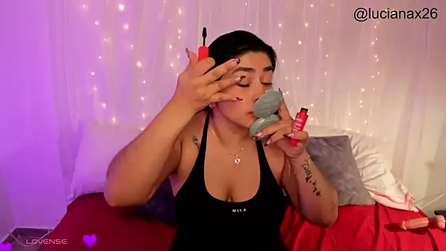 lucy26  online show from November 12, 3:29 am