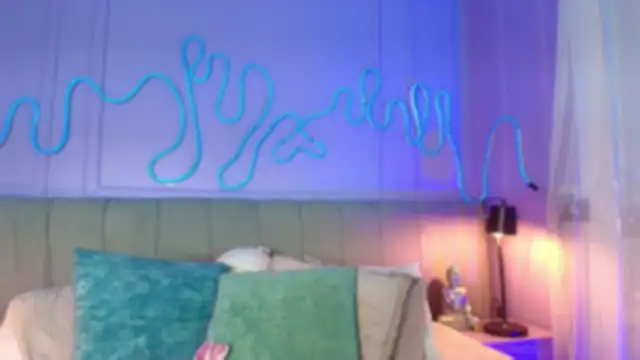 Sofly s online show from April 18, 9:24 am