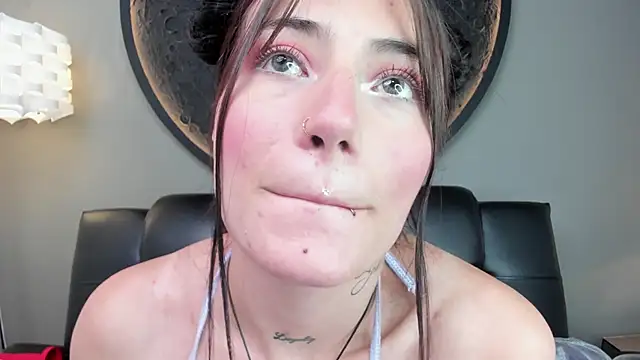 Snapshot of miss_sharlotte18 chatting on March 11, 6:08 pm miss sharlotte18 online show from March 11, 6:08 pm