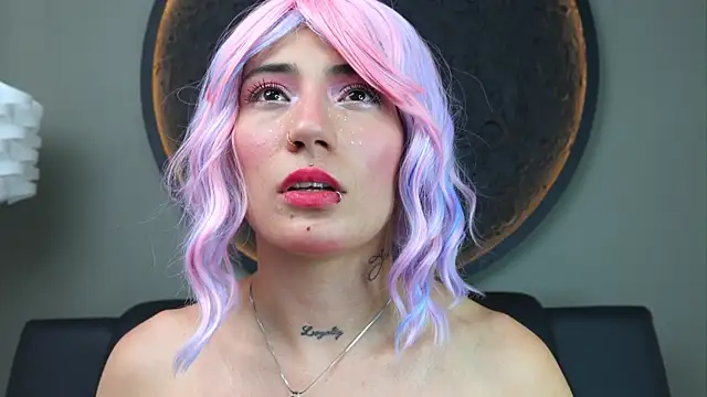 Snapshot of miss_sharlotte18 chatting on October 10, 7:02 pm miss sharlotte18 online show from October 10, 7:02 pm