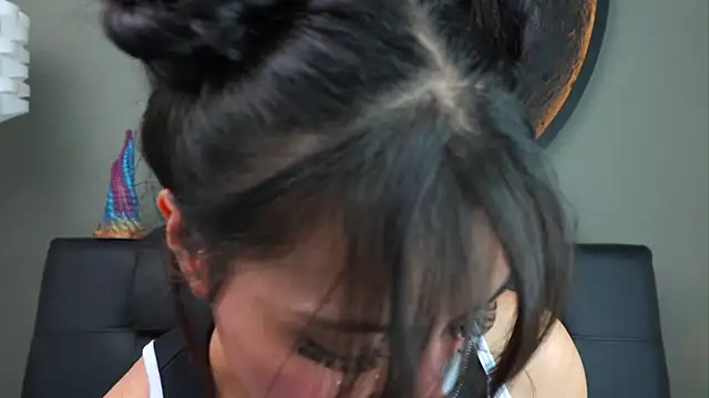 Snapshot of miss_sharlotte18 chatting on October 23, 6:06 pm miss sharlotte18 online show from October 23, 6:06 pm