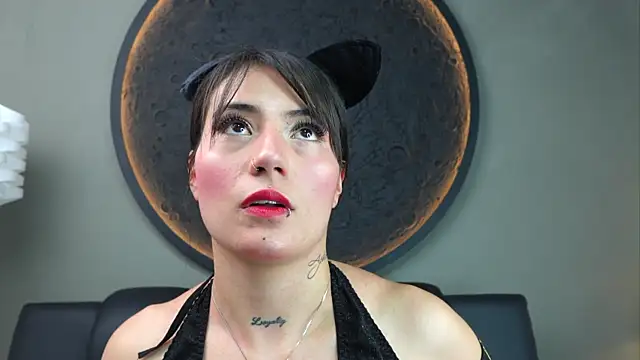 Snapshot of miss_sharlotte18 chatting on October 27, 6:01 pm miss sharlotte18 online show from October 27, 6:01 pm