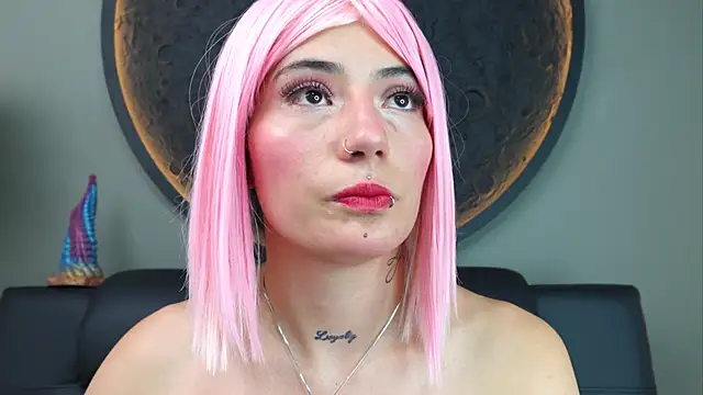 Snapshot of miss_sharlotte18 chatting on October 28, 6:10 pm miss sharlotte18 online show from October 28, 6:10 pm