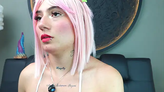 Snapshot of miss_sharlotte18 chatting on November 10, 6:07 pm miss sharlotte18 online show from November 10, 6:07 pm