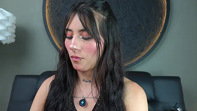 Snapshot of miss_sharlotte18 chatting on November 20, 6:07 pm miss sharlotte18 online show from November 20, 6:07 pm