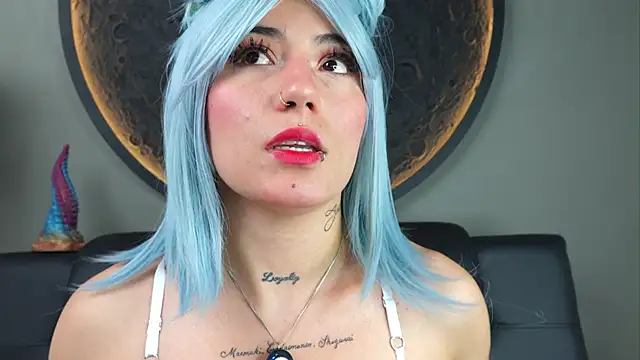 Snapshot of miss_sharlotte18 chatting on December 2, 1:28 pm miss sharlotte18 online show from December 2, 1:28 pm