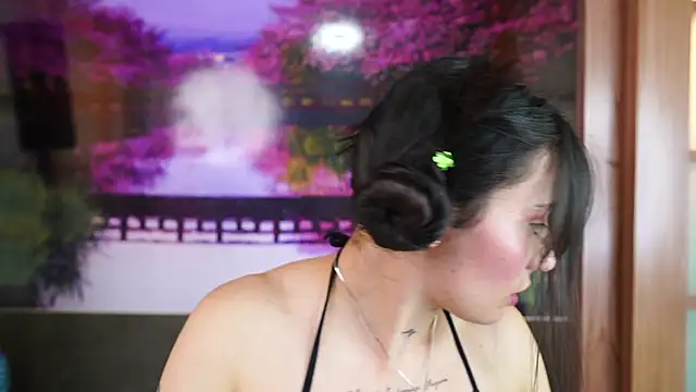 Snapshot of miss_sharlotte18 chatting on December 5, 6:04 pm miss sharlotte18 online show from December 5, 6:04 pm