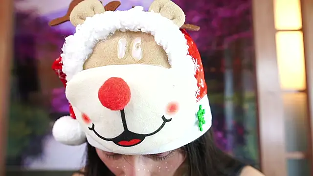 Snapshot of miss_sharlotte18 chatting on December 15, 6:12 pm miss sharlotte18 online show from December 15, 6:12 pm