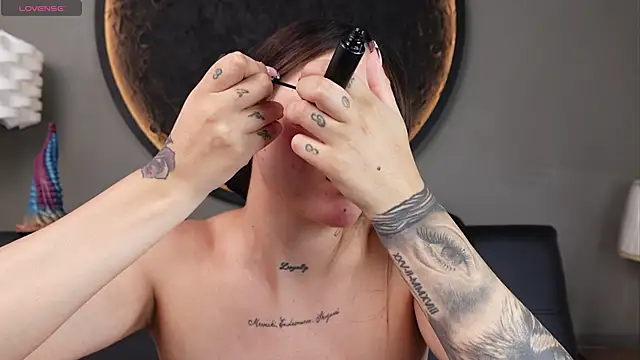 miss sharlotte18 online show from April 18, 8:20 pm