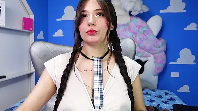 miss sharlotte18 online show from June 2, 6:10 pm