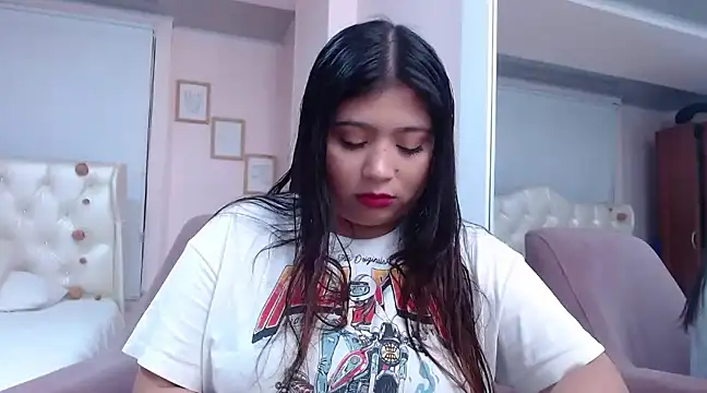 annylouis online show from December 10, 1:43 am