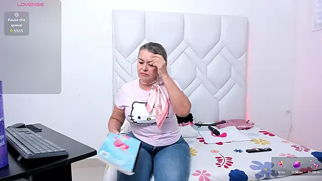 Snapshot of Mature_Hard chatting on October 18, 9:04 pm Mature Hard online show from October 18, 9:04 pm